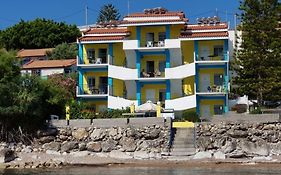 Iris Apartments